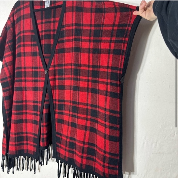 Guillaume Red Black Plaid Poncho With Fringe M/L - Picture 5 of 10
